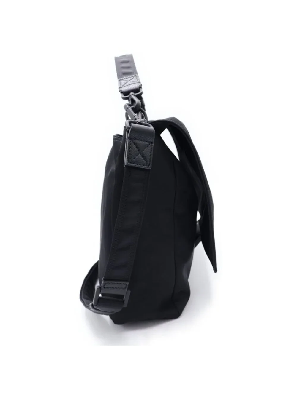 Fendi Baguette Messenger Shoulder Bag Black